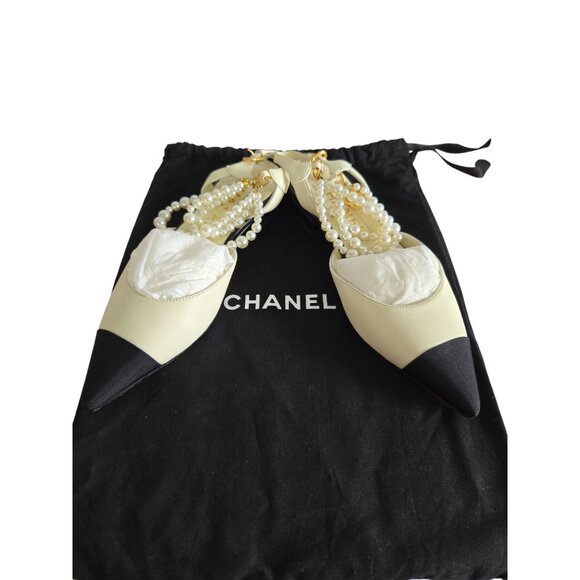 Chanel Flats With Pearls Straps - Picture 6 of 6
